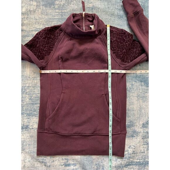 Lululemon Floral Flock Pullover in Black Cherry Size 4 - Picture 5 of 9
